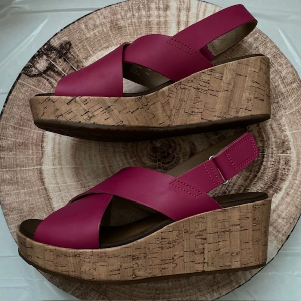 Clarks Stasha Hale Leather Deep Rich Fuchsia Wedge Sandals with Cork-Style Heel